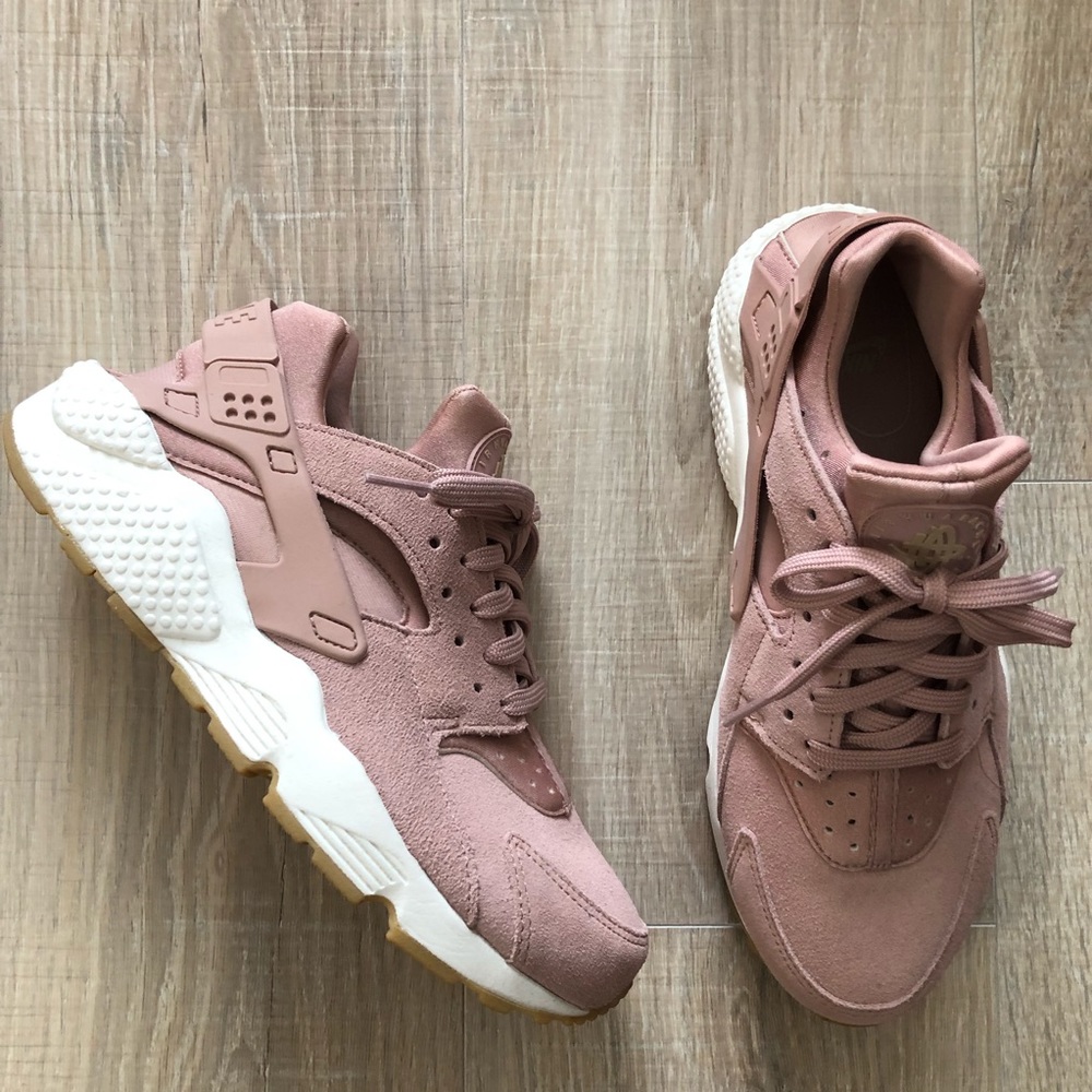 Nike Women’s Air Huarache Run SD pink shoes